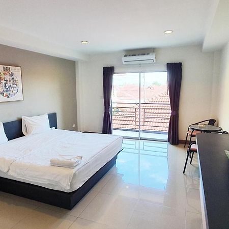 B Space Residence Nong Prue Exterior foto