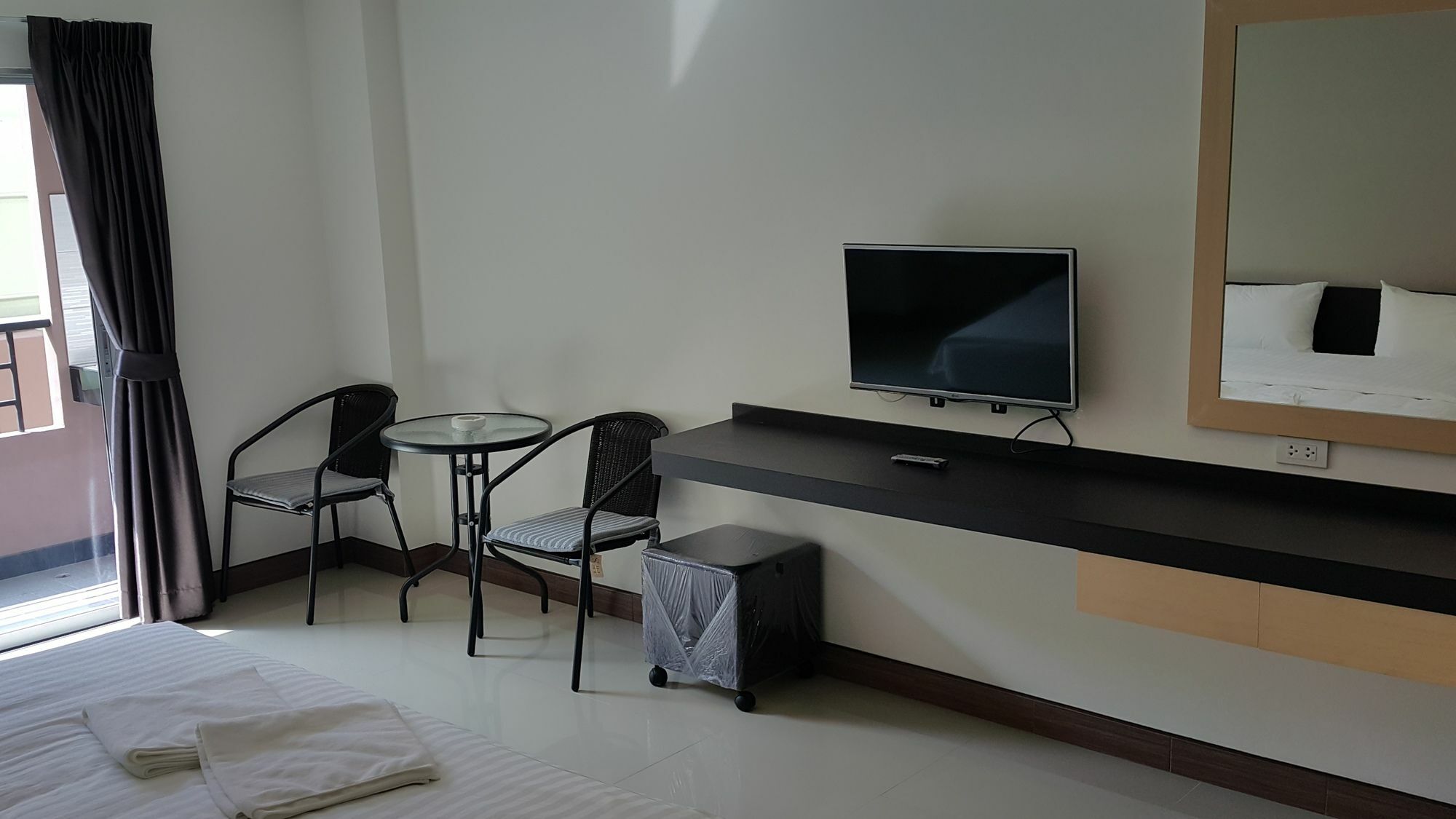 B Space Residence Nong Prue Exterior foto