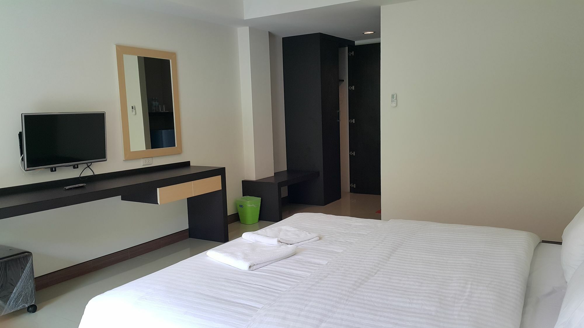 B Space Residence Nong Prue Exterior foto