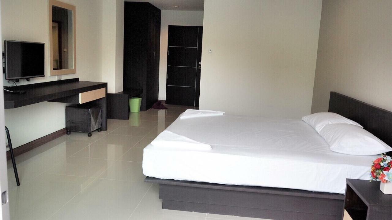 B Space Residence Nong Prue Exterior foto