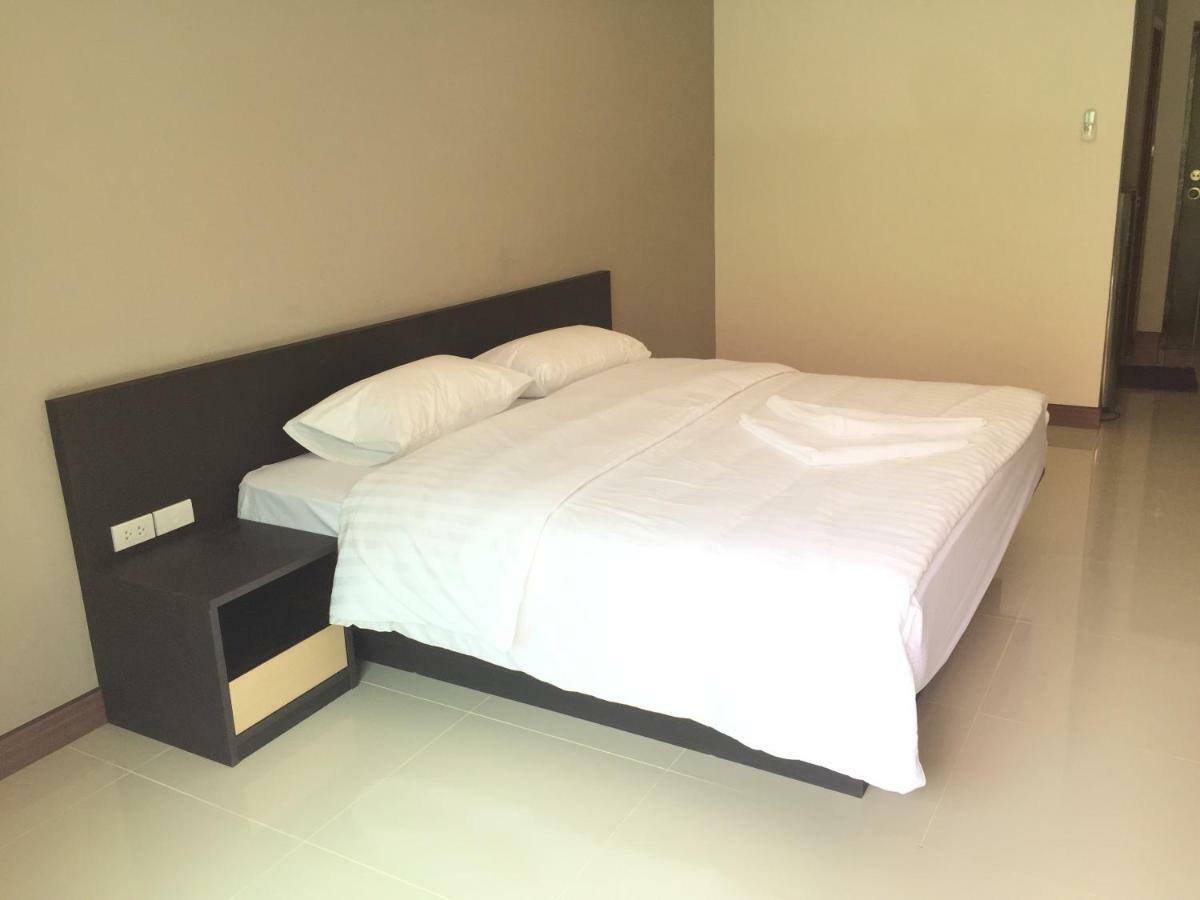 B Space Residence Nong Prue Exterior foto